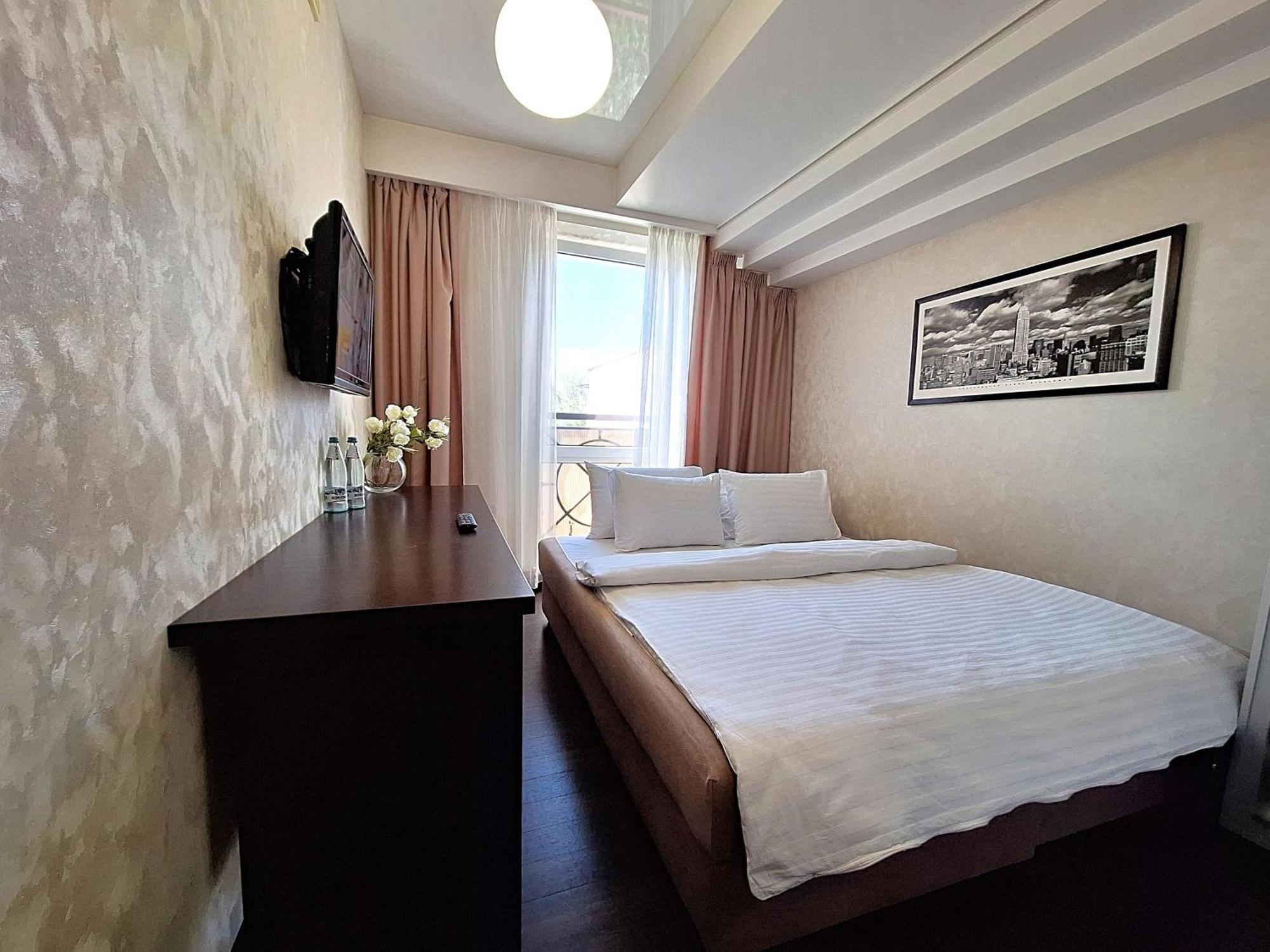 Найбільше Ліжко У Полтаві Мережа Alex Apartments Цілодобово Безконтактне Заселення Poltawa Exterior foto